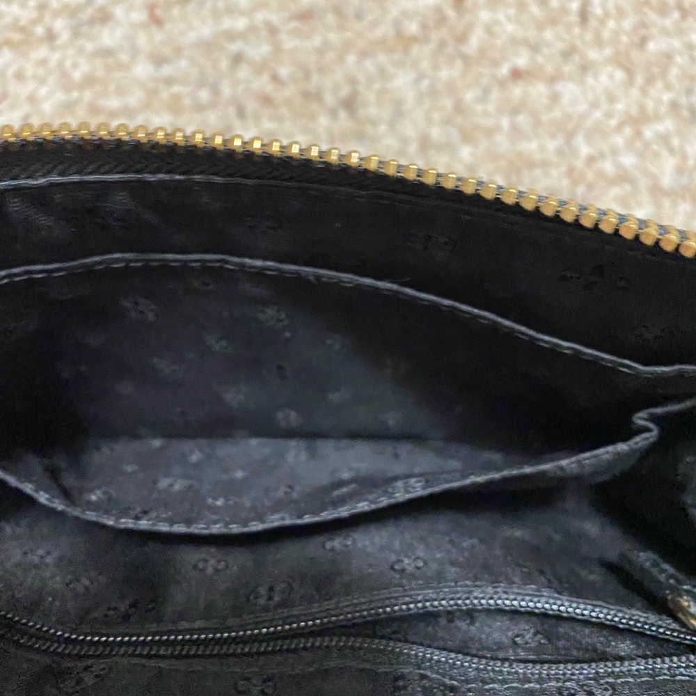 NWOT | Tory Burch large zip clutch with handle